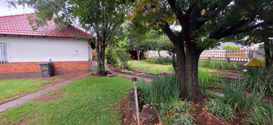 5 Bedroom Property for Sale in Stilfontein North West